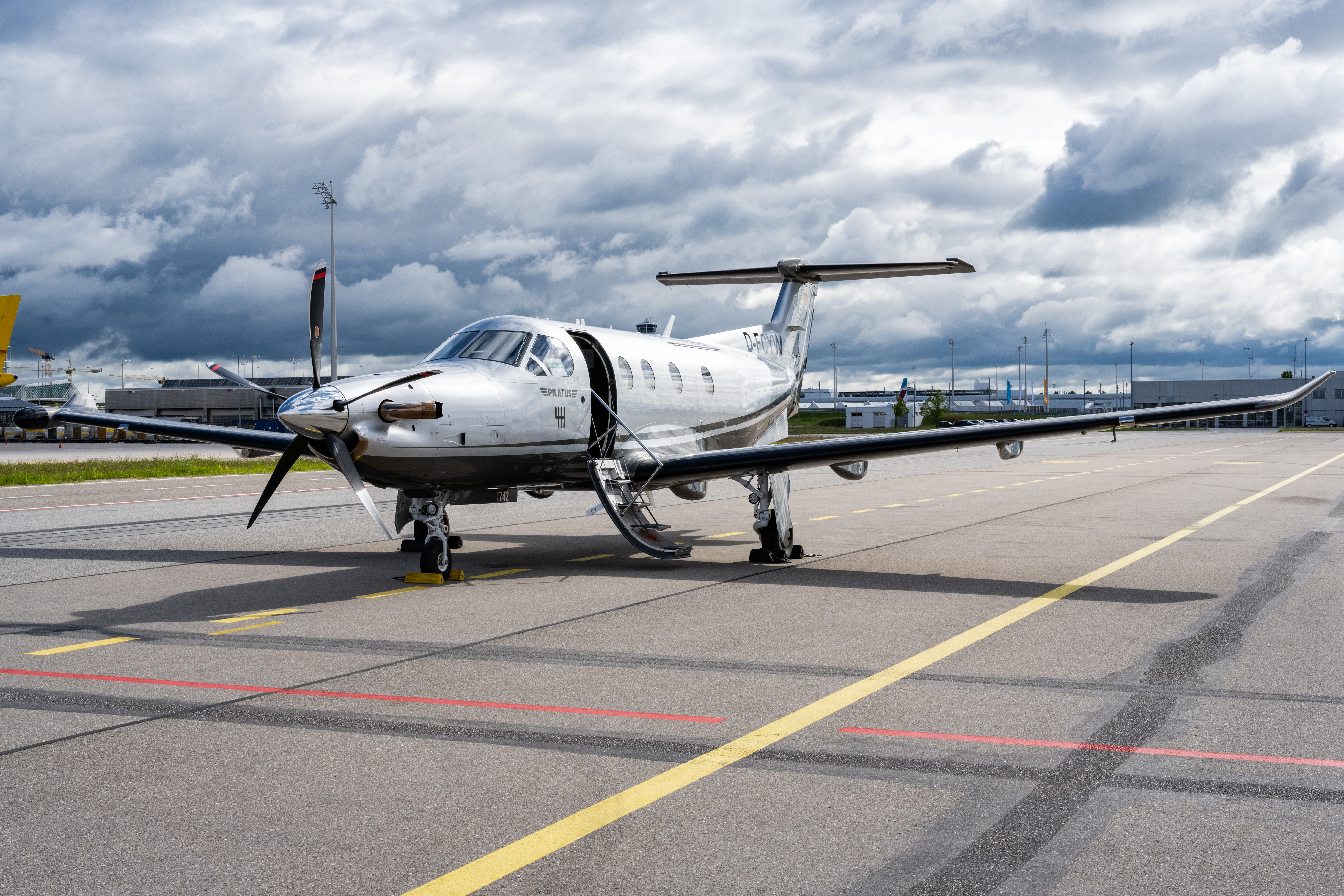 Pilatus PC-12 auf dem Vorfeld